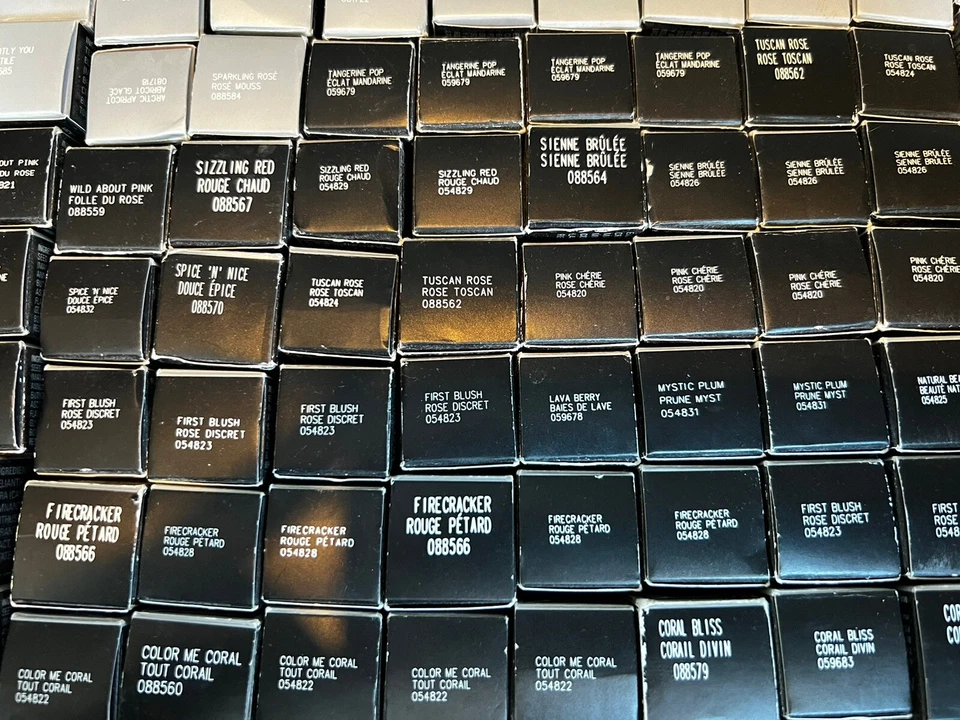 Mary Kay True Dimension, Semi Matte/ Shine Lipstick - Natural Beaute - Image 1 of 1