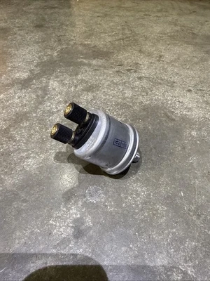 Oil pressure sender, VDO type, 0-80 psi, 10-180 ohms, w/16 psi low alarm switch - Image 1 of 3