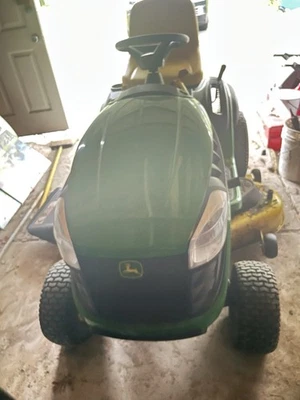 John Deere D140 Riding Lawn Mower - Image 1 of 4