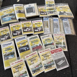 Lot 23 City Classics HO Scale Pikestuff Rix Small Town USA Building Kits - Bild 1 von 8