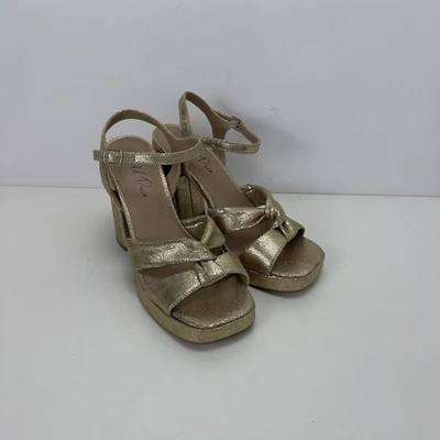 Women's Wild Pair Laviniiap High Heeled Strap Gold Size 8 - Image 1 of 4