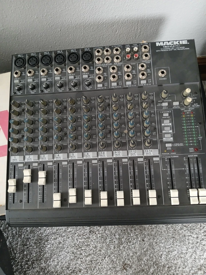 Mackie 1402 VLZ 14-Channel Analog Mixing Console 1402VLZ Mixer  Made The U.S.A. - Image 1 of 1
