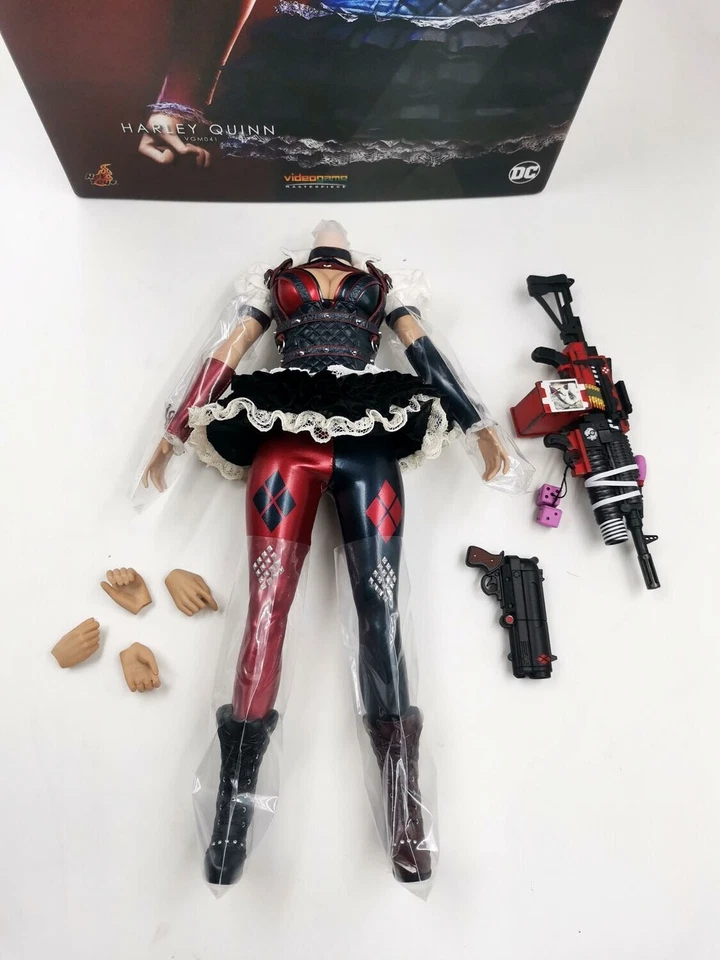 1/6 Hands Body Weapon Figure Hottoys HT VGM041 Batman Arkham Knight Harley Quinn - Image 1 of 4