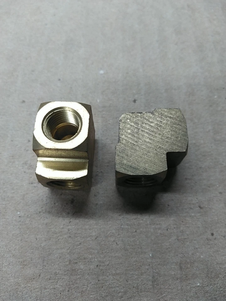 (2) 33500-02-02 Brass 90° Elbow Female 1/8 NPT to Female 1/8 NPT - Image 1 of 1