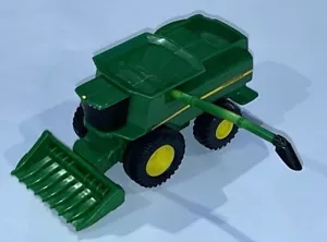 Mietitrebbia e testa di grano John Deere vintage 5" - Foto 1 di 11