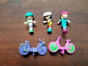 Polly Pocket on the Go Out'n About Bicycles 3 Figuren * komplett * Vintage 1994 - Bild 1 von 2
