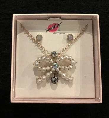 Juego de pendientes collar de perlas y diamantes de imitación Betsey Johnson Foto 1 de 2