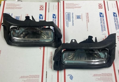 Luces antiniebla parachoques delantero Mercury Grand Marquis/Ford Crown Victoria 2003-2011 OEM Foto 1 de 4