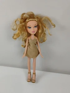 BRATZ 2001 CLOE DOLL - BLUE EYES - LONG BLONDE HAIR W/ Shoes Free Shipping  - Picture 1 of 12