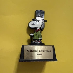Pisapapeles de escritorio vintage AVIVA Peanuts Snoopy 5" trofeo "World's Greatest Boss" - Imagen 1 de 7