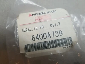 MITSUBISHI OUTLANDER 2007-2009 BUMPER LOWER GRILLE FOG LIGHT SURROUND 6400A739 - Picture 1 of 5
