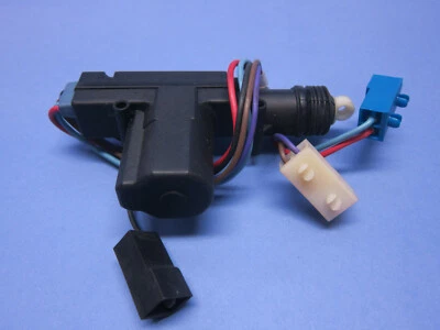 Actuador de cerradura de puerta electromagnética delantera Alfa Romeo NOS Milano 75 60533151 Foto 1 de 4