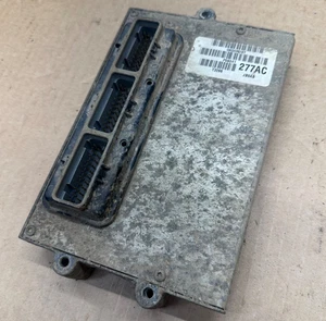 Jeep Cherokee 1997 4,0 L AT ECM ECU módulo de control del motor 56041277AC PCM 6 cilindros 97 - Imagen 1 de 4