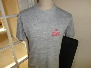 Camiseta de Colección Años 80 Soffee Gris Rayón Tri-MEZCLA 44-43-13 Cosida Academia del FBI Se adapta a la Talla M - Imagen 1 de 10