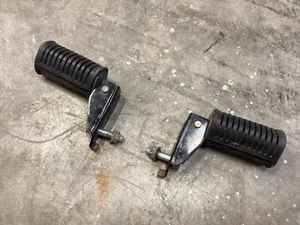1981 1983 Honda 81 82 83 Cb750c Rear Back Passenger Foot Peg Set Pair 1982 - Picture 1 of 3