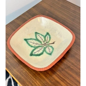 Mid Century Crosskeys Pottery Square Bowl with Leaf Design Jan & Zoe Ellison - Picture 1 of 6
