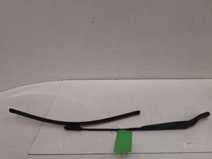 2010 RENAULT CLIO 3 O/S Drivers Right front WIPER ARM - Picture 1 of 6