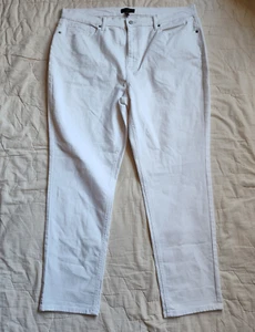 Banana Republic NWOT Girlfriend Fit Jeans Pure White Size 35/20 TALL - Picture 1 of 11