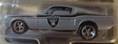 Oakland Raiders Gridiron Greats cubierta superior Ford Mustang 1:64 (nueva edición 2008) Foto 1 de 2