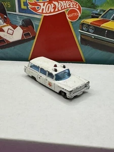 Vintage 1965 Lesney Matchbox No. 54 S&S Cadillac Ambulance Diecast 1:64 Scale - Picture 1 of 6