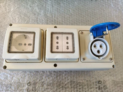 Gewiss Multi Presa blu Stagna Orizzontale - Immagine 1 di 3