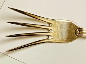 EXQUISITE TELLER AUSGEFALLEN 8 1/4 ZOLL FLEISCHGABEL - Bild 1 von 7