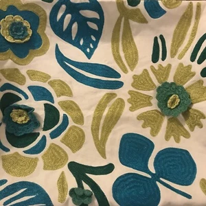 Pier 1 Blumen bestickt Überwurf Kissen Couch Deko Blumen bunt 18" - Bild 1 von 4