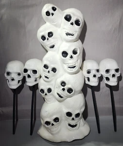 IPL Blow Mold Skull Totem SKELETON PATCH 31" + 4 SKULL Walkway Stakes 18" 90s ** - Picture 1 of 23