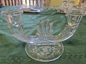 Vintage Fostoria Kristall geätztes Glas Wiese Rose Shirley Muster Dual Kerzenhalter - Bild 1 von 8