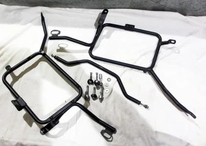 Portapacchi laterale originale Suzuki GSF 600 2000-2004 portapacchi carrier - Foto 1 di 7