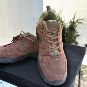 Scarpe da passeggio New Balance 608 v3 da uomo 11 US Training Marrone Scamosciato MX608V30 Nuove - Foto 1 di 9
