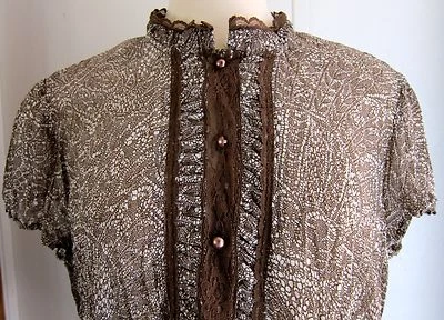 BLUSA MUJER RIBETE ENCAJE TALLA L (12-14) Desteñida Gloria Original Tela Arrugada COMO NUEVA Foto 1 de 4