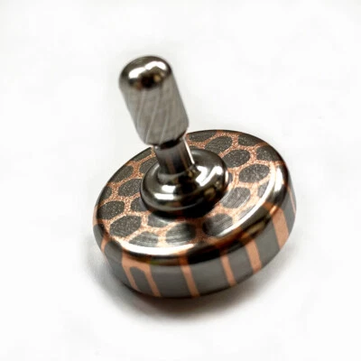 Giroscopio giratorio superconductor de titanio para torcer a mano Foto 1 de 4