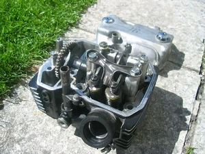 Culata trasera válvulas árbol de levas trasero cylinder head Honda VT 500 C PC08 - Imagen 1 de 4