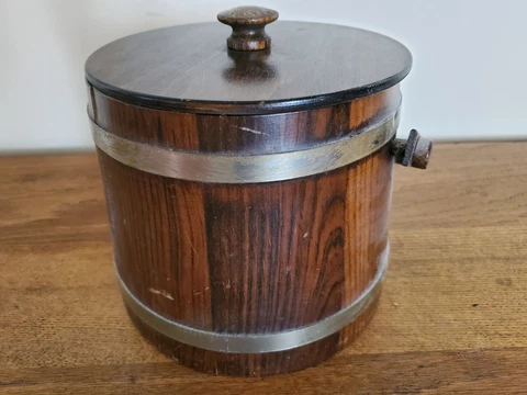 Vintage Sugar BUCKET - BASKETVILLE Putney Vermont - Handle and 2 Metal Bands Cover