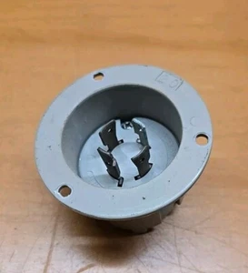 Enchufe giratorio de entrada con brida de bloqueo gris Leviton L14-20P 20A 125/250V 2415-GY BIN39 - Imagen 1 de 3