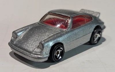 Vintage 1998 Hot Wheels PORSCHE 911 CARRERA Diecast Metal Base Tri Blade Rims - Image 1 of 4