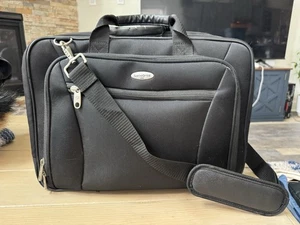 Samsonite 1910 Carry-On Laptop Travel Bag With Strap. Black - Picture 1 of 10