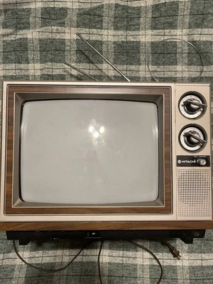 Hitachi CT1342 винтажный телевизор дерево зерно ретро игры проверены читать - Изображение 1 из 4