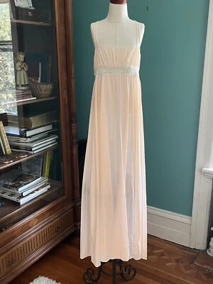 Camisola vintage Peignoir Olga lingerie cor pêssego cetim/renda tamanho pequeno linda! - Imagem 1 de 4