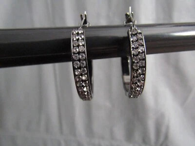 Pendientes de aro Jennifer Lopez negros/plateados con pedrería Foto 1 de 4