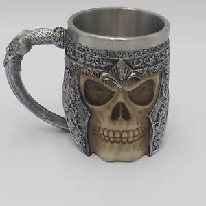 Medieval Style Armored Skull With Sword Handle 12 oz.-Resin and Stainless Steel - Foto 1 di 5