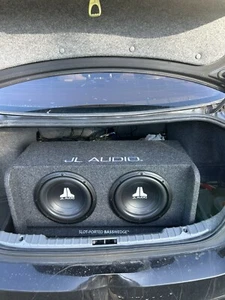 JL-W0v3 audio subwoofers two 10's in box, with JL amp jd-500.1 mono, LC2I module - Picture 1 of 2