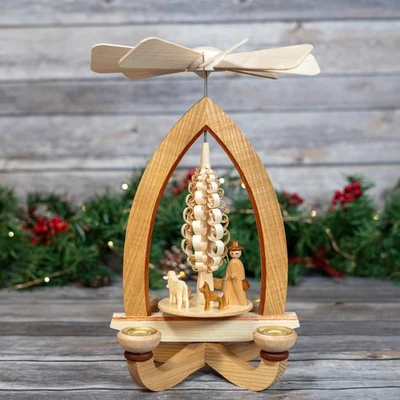 金字塔-灰牧羊犬金字塔 — 第 1/4 张图片