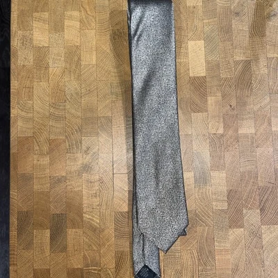 Corbata Van Heusen con textura dorada Foto 1 de 2