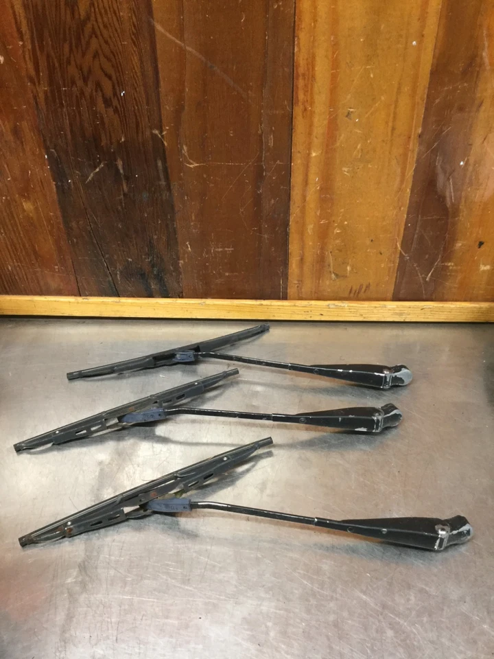 MG MGB 1973-80 • Brazos limpiaparabrisas originales (x3). Usado. KMG1541 Foto 1 de 4
