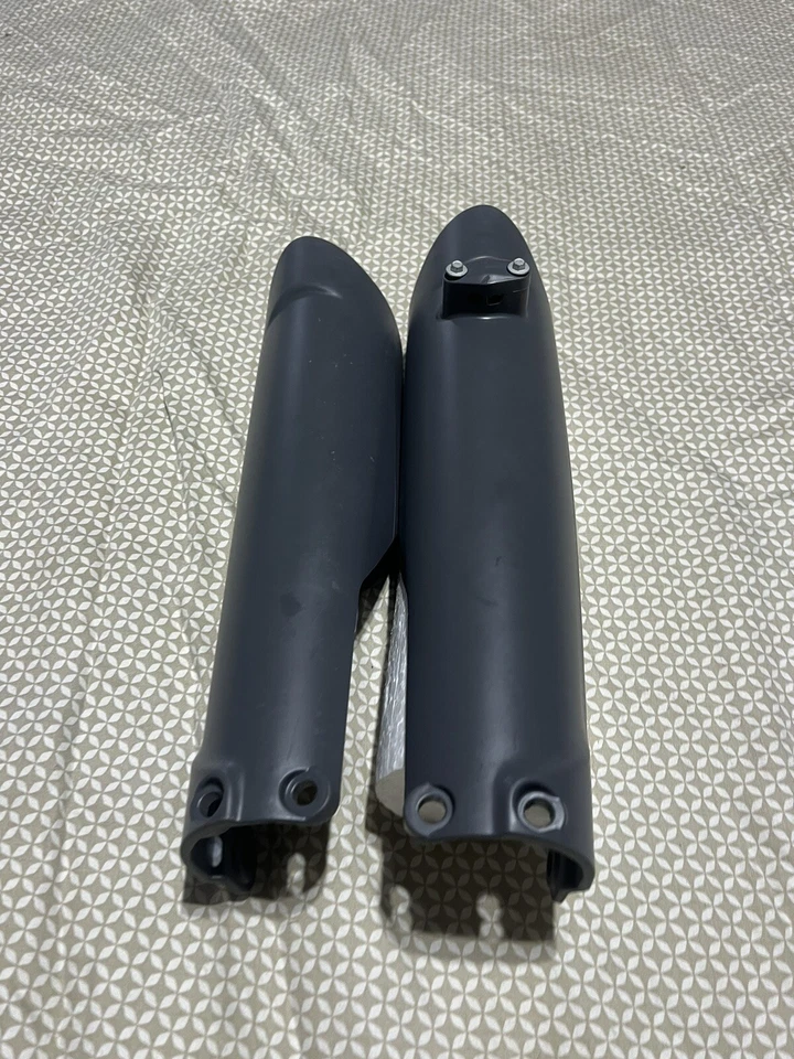 Cubiertas de horquilla inferiores Polisport KTM / Husqvarna / Gas Gas 125cc-450cc 2014-2023 Foto 1 de 4