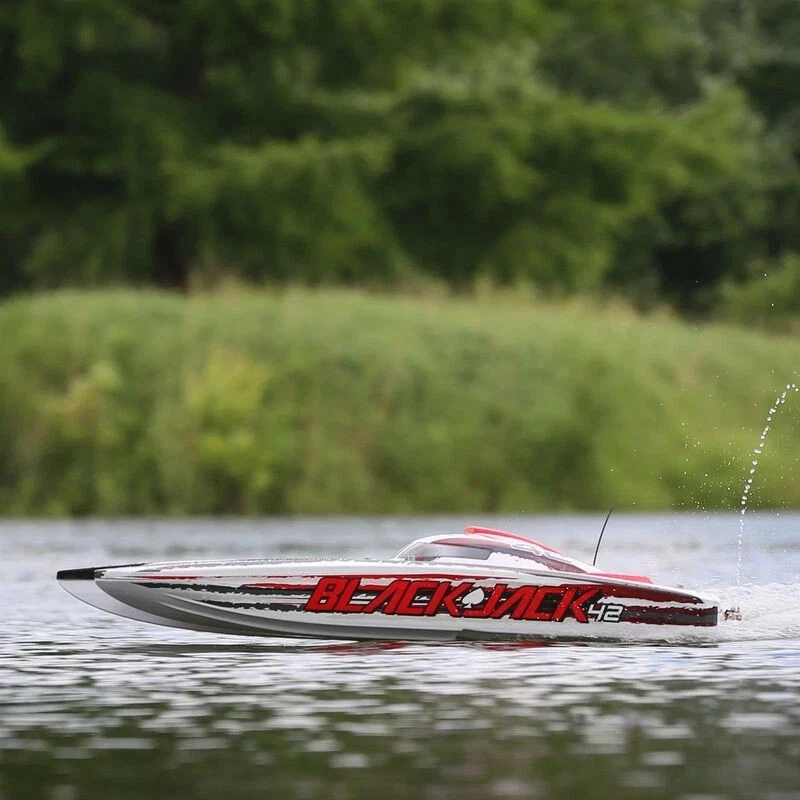 Catamarán sin escobillas Pro Boat PRB08043T2 Blackjack 42" 8S RTR barco blanco/rojo Foto 1 de 1