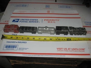 DIECAST TOY TRAIN MIDGETOY TRAIN WITH BOX CARS - Picture 1 of 6