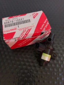 GENUINE OEM 2001 LEXUS RX300 AIR INTAKE VACUUM SWITCH VALVE 90910-12227 - Picture 1 of 4